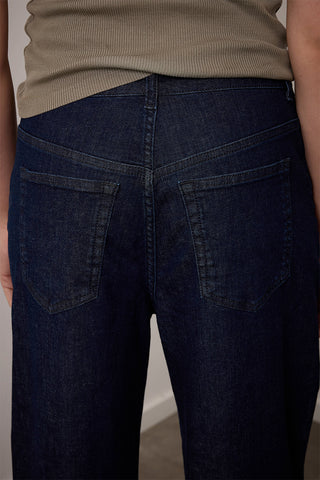 Achterzijde van de Elin Jeans 5-pocket