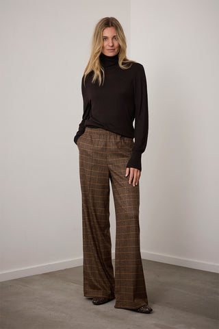 Nola pants check
